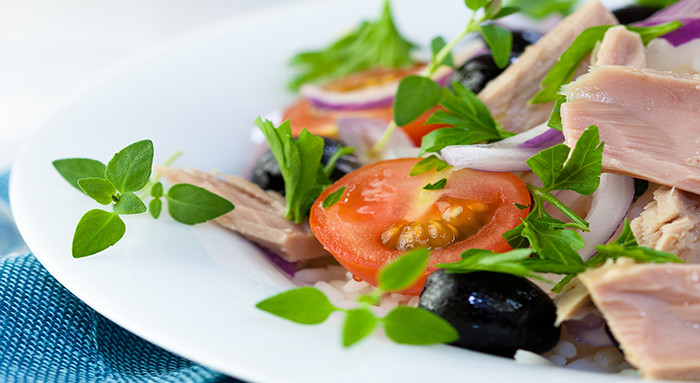 Reissalat mit Thunfisch